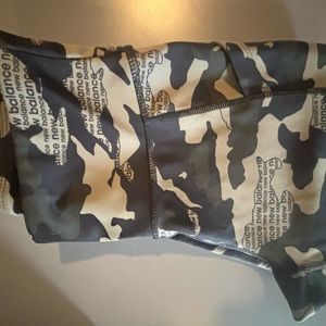 New Balance Women’s Camo Leggings size Small